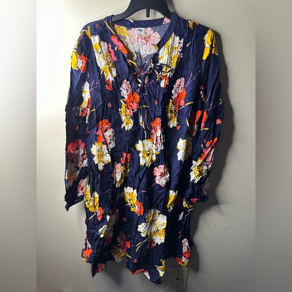 Women’s size medium Old Navy, floral long sleeve dress
